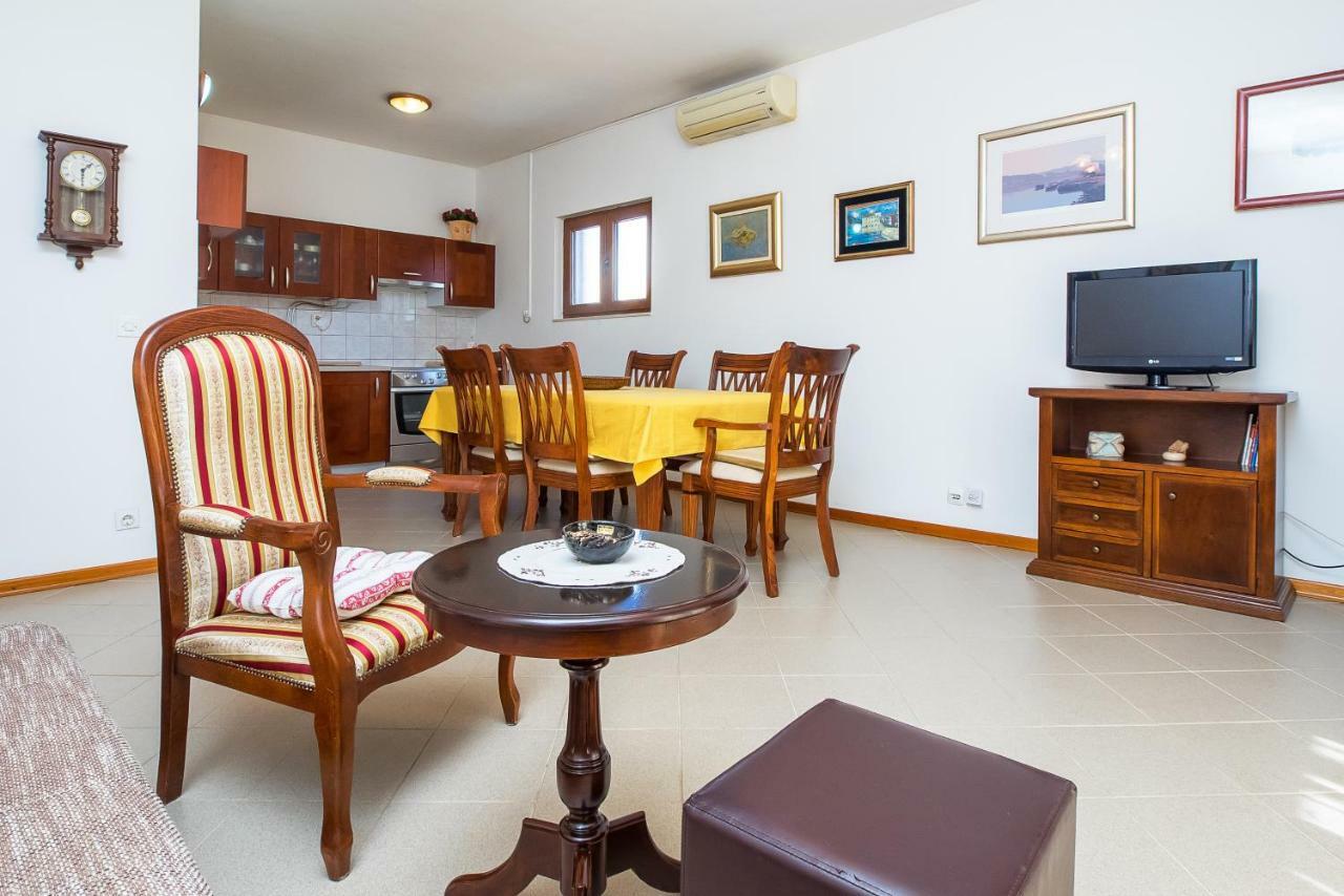 Apartment Olivera Trogir Eksteriør billede