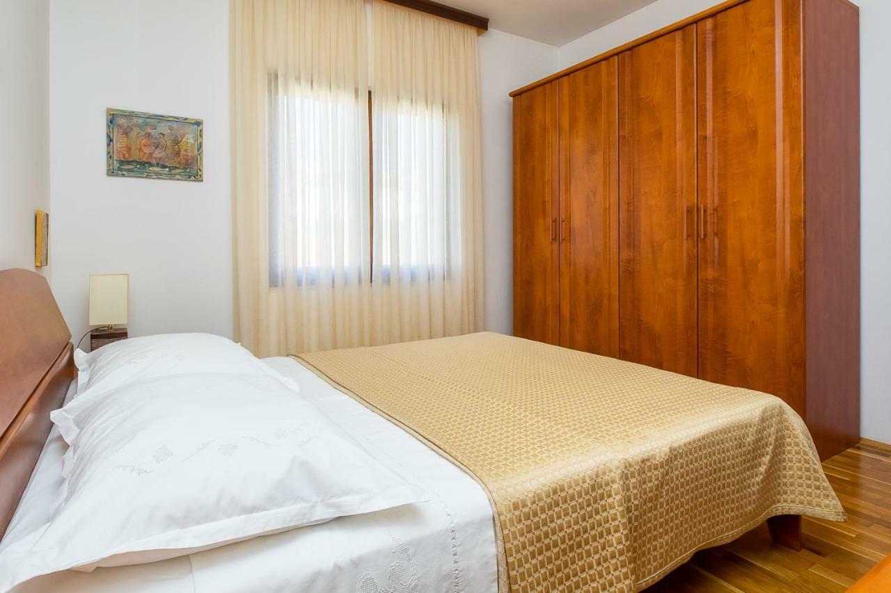 Apartment Olivera Trogir Eksteriør billede